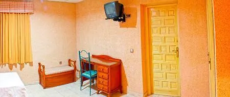 La Casa De Enfrente Penzion 2*